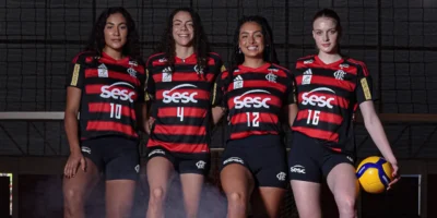 Jogadoras de vôlei feminino durante competição que antecede a Copa Supervôlei Feminino 2026 em Niterói