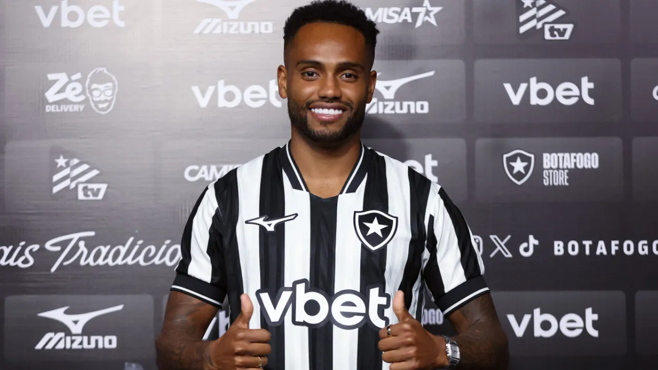 Danilo Pereira no Botafogo durante treinamento no Espaço Lonier após ser contratado para vestir a camisa 9 Danilo Pereira no Botafogo durante treinamento no Espaço Lonier após ser contratado para vestir a camisa 9