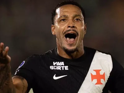 David Corrêa, atacante do Vasco, durante partida pelo clube