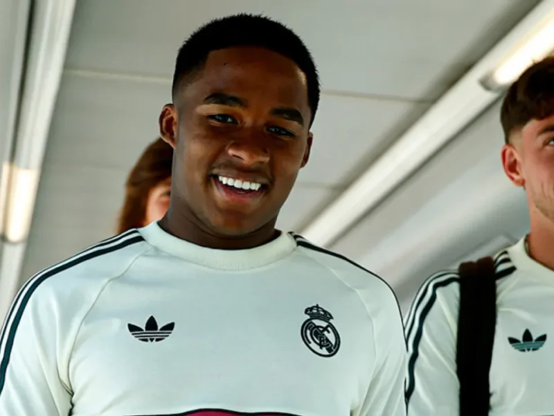 Endrick em ação pelo Real Madrid durante a pré-temporada. Aos 20 anos, o atacante brasileiro retornou depois de seis meses no Lyon, ganhou oportunidades com José Mourinho e recebeu a camisa 9 para a temporada 2026/27