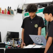 Estudantes da Escola Municipal João Brazil participam de competição de robótica educacional