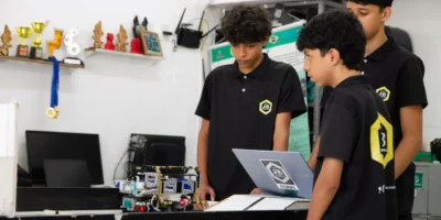 Estudantes da Escola Municipal João Brazil participam de competição de robótica educacional