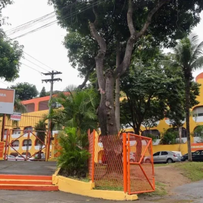 Escola Municipal Antineia Silveira Miranda, no Caramujo, que passará a adotar currículo com presença ampliada do esporte