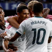 José Mourinho comanda o Real Madrid diante do Espanyol no RCDE Stadium. A partida marcou o início da segunda passagem do treinador português pelo clube e terminou com vitória por 2 a 1, decidida por Carlos Espi nos acréscimos