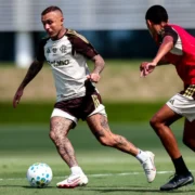 Everton Cebolinha durante partida do Flamengo antes de possível transferência