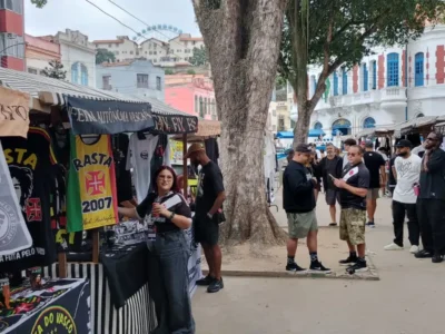 Feira Autônoma Vascaína reúne torcedores e expositores na celebração dos 128 anos do Vasco
