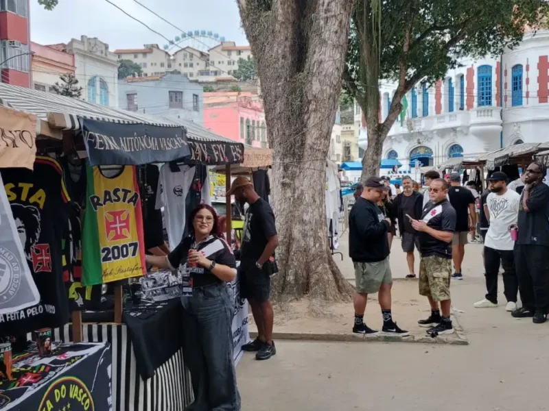 Feira Autônoma Vascaína reúne torcedores e expositores na celebração dos 128 anos do Vasco