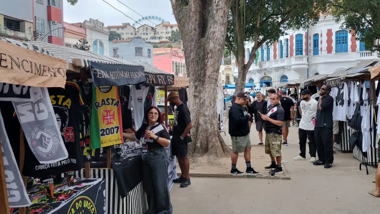 Feira Autônoma Vascaína reúne torcedores e expositores na celebração dos 128 anos do Vasco Feira Autônoma Vascaína reúne torcedores e expositores na celebração dos 128 anos do Vasco