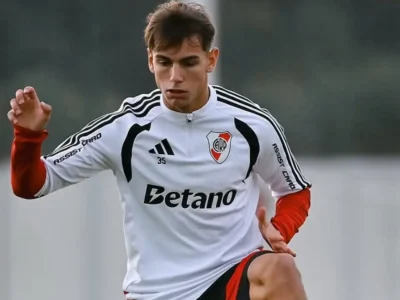Joaquín Freitas durante treinamento do River Plate em meio à negociação com o Flamengo
