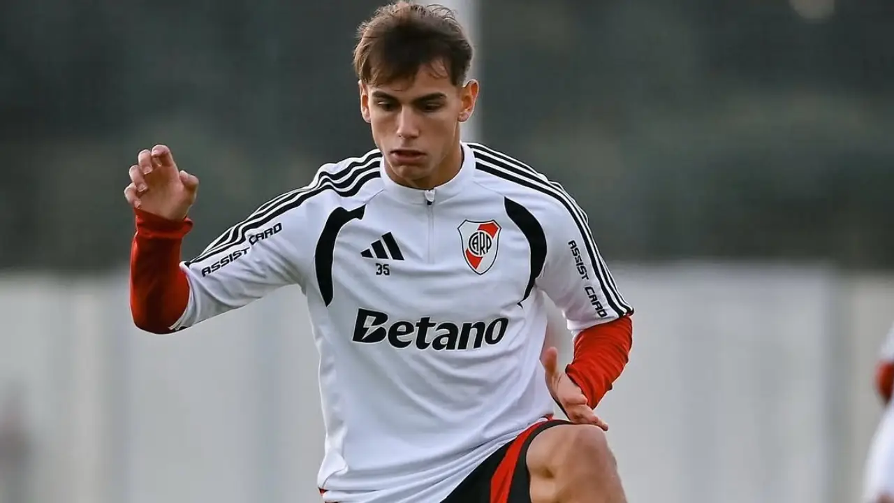 Joaquín Freitas durante treinamento do River Plate em meio à negociação com o Flamengo