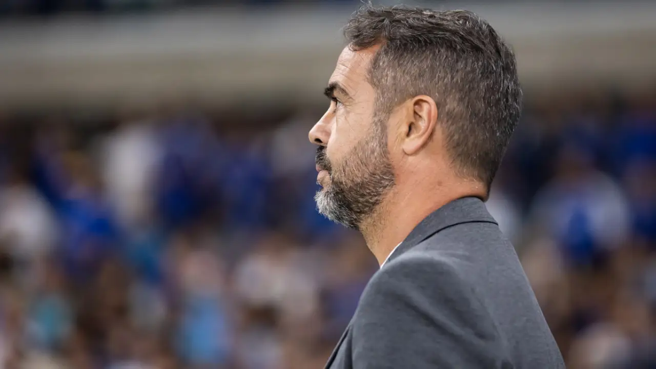 Artur Jorge, técnico do Cruzeiro, durante partida da equipe mineira
