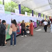 Público participa da abertura da FLIN 2026 no Reserva Cultural, em Niterói