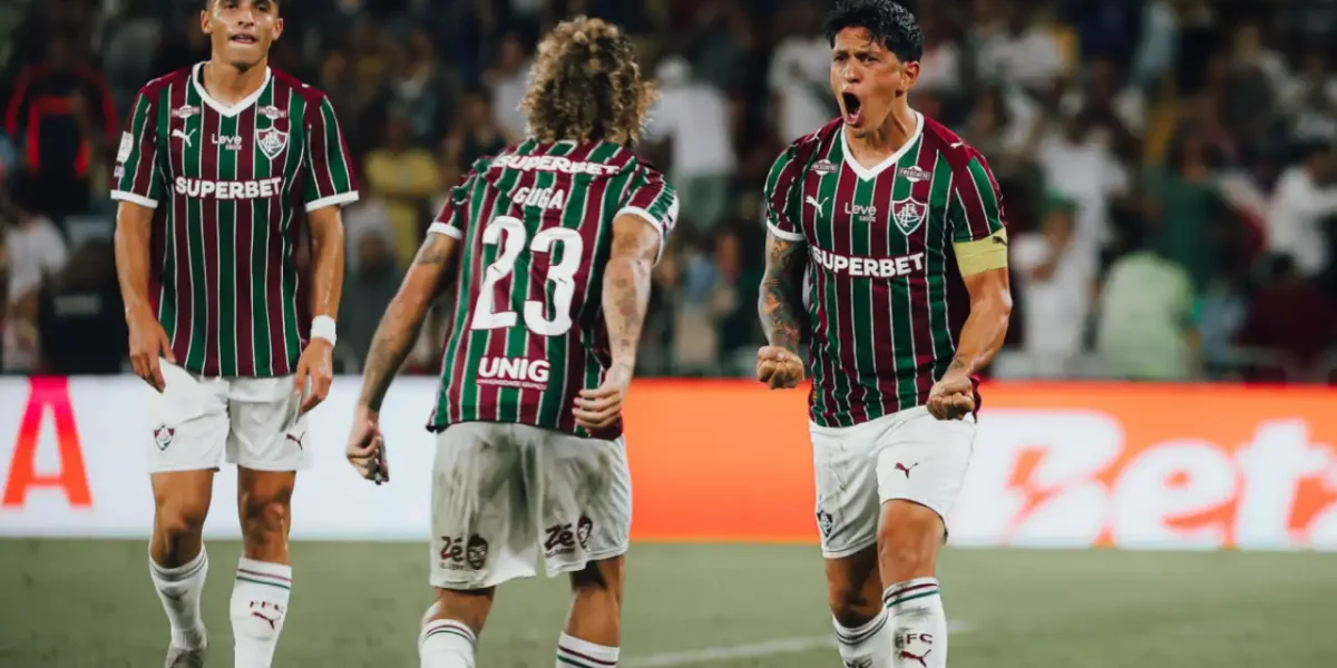 Germán Cano comemora o gol que decidiu Fluminense x Palmeiras pela 23ª rodada do Campeonato Brasileiro de 2026. O Tricolor venceu por 3 a 2 e encerrou uma sequência de oito partidas sem vitória