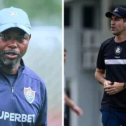 Técnicos do Fluminense e Remo durante partida antes do confronto contra o Remo pelo Brasileirão