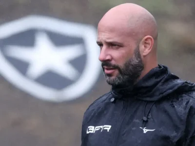 Franclim Carvalho durante partida do Botafogo. O treinador português passou a enfrentar maior pressão após a derrota por 6 a 1 para o Cienciano pelas oitavas da Copa Sul-Americana