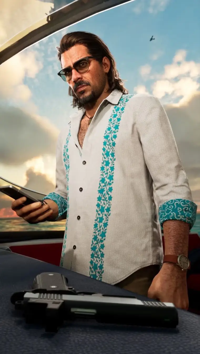 Personagem masculino de GTA 6, Raul Bautista, em embarcação com arma sobre mesa