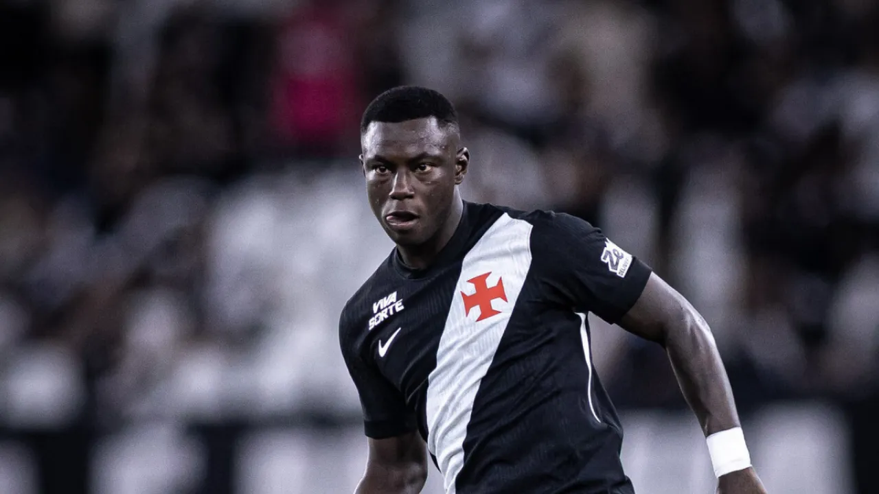 Marino Hinestroza tenta recuperar espaço no Vasco Marino Hinestroza tenta recuperar espaço no Vasco