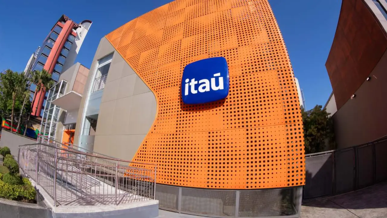 ITUB4 Itaú divulga lucro de R$ 12,4 bilhões no segundo trimestre ITUB4 Itaú divulga lucro de R$ 12,4 bilhões no segundo trimestre