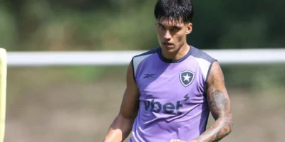 Imagem do jogador Joaquin Correa durante treino pelo clube do Botafogo