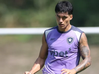 Imagem do jogador Joaquin Correa durante treino pelo clube do Botafogo