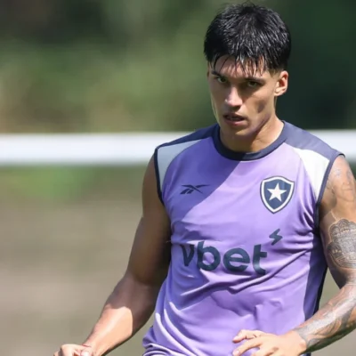 Imagem do jogador Joaquin Correa durante treino pelo clube do Botafogo