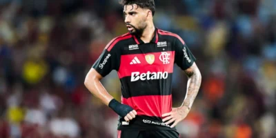 Imagem do jogador Lucas Paquetá durante partida oficial pelo Flamengo
