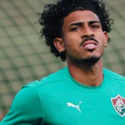 John Kennedy, atacante do Fluminense, durante partida antes da cirurgia no joelho direito