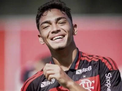 Josmar durante atividade pelas categorias de base do Flamengo
