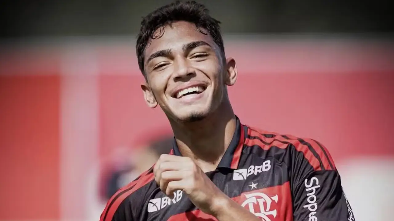 Josmar durante atividade pelas categorias de base do Flamengo