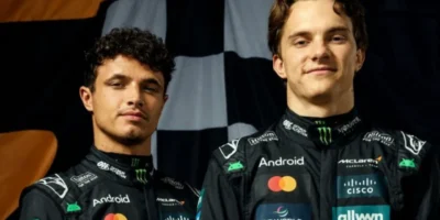 Imagem dos companheiros de equipe da McLaren Lando Norris e Oscar Piastri