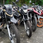 Motos apreendidas em pátio municipal de São Gonçalo que serão ofertadas em leilão online de veículos