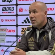 Leonardo Jardim acompanha o Flamengo à beira do campo no Maracanã. Após a vitória sobre o Vitória, o treinador português comentou as cobranças sobre seu trabalho, citou Filipe Luís e projetou o confronto contra o Cruzeiro pelas oitavas de final da Libertadores