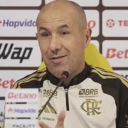 Leonardo Jardim, técnico do Flamengo, durante compromisso da equipe rubro-negra