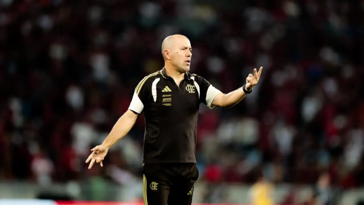 Leonardo Jardim durante partida do Flamengo pelo Campeonato Brasileiro