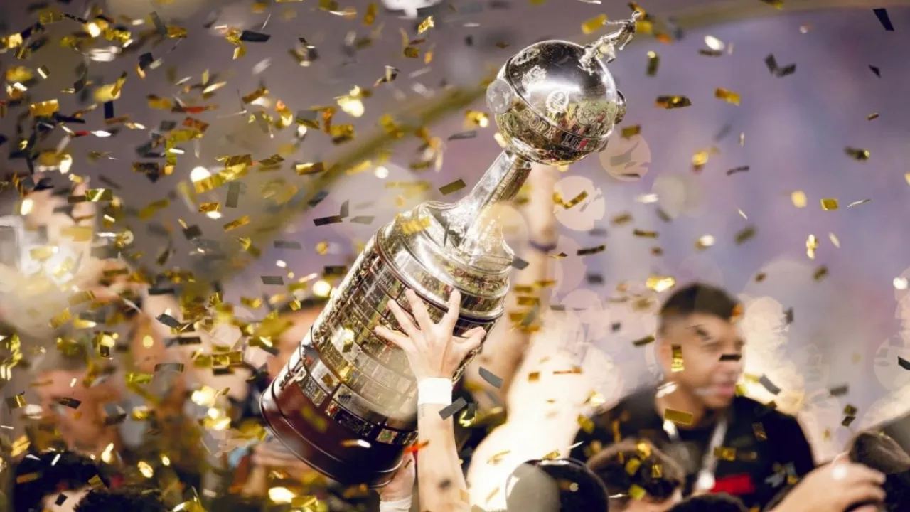 Troféu da Copa Libertadores de 2026 com os confrontos Mirassol x LDU e Rosario Central x Corinthians, válidos pelos jogos de ida das oitavas de final