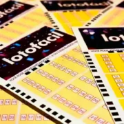 Concurso 3771 da Lotofácil, com resultado dos números sorteados no terça-feira, 25/08, bem como prêmios de todas as faixas de acerto. Soma do total de apostas realizadas, e análises econômicas, financeiras e lotéricas tanto sobre as ganhadoras quanto perdedoras, com base na arrecadação.