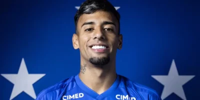 Imagem do jogador Luciano Rodríguez durante apresentação pelo clube do Cruzeiro