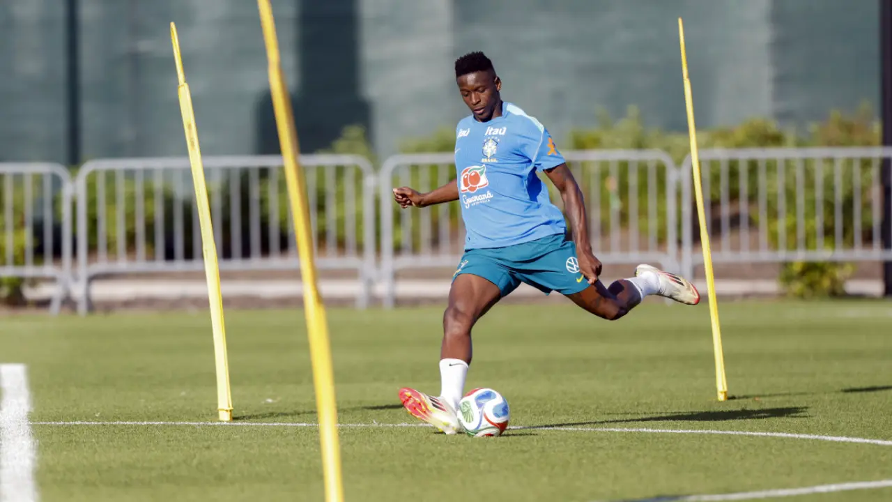 Imagem do jogador Luiz Henrique durante treino pela seleção brasileira Imagem do jogador Luiz Henrique durante treino pela seleção brasileira