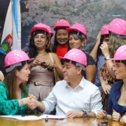 Mulheres participam de atividade de qualificação profissional na construção civil
