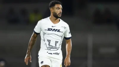Nathan Silva em ação pelo Pumas do México
