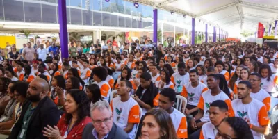 Jovens participam de aula inaugural do Niterói Jovem EcoSocial em Niterói