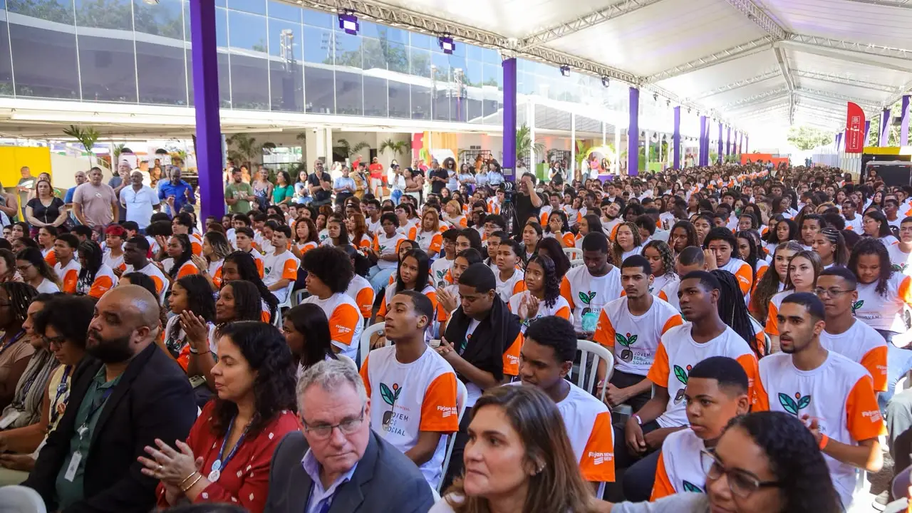 Jovens participam de aula inaugural do Niterói Jovem EcoSocial em Niterói Jovens participam de aula inaugural do Niterói Jovem EcoSocial em Niterói