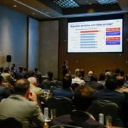 Imagem da reunião entre CBF e clubes das séries A e B aconteceu em um hotel na Barra da Tijuca