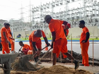 Obras no acesso ao Jardim Catarina, em São Gonçalo, com mudanças de trânsito perto da RJ-104