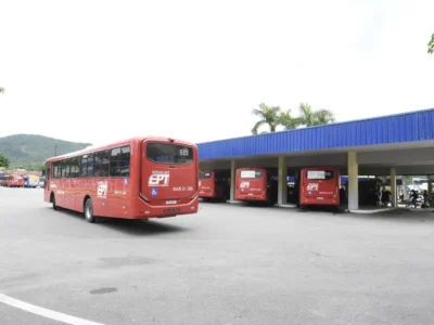 Ônibus Vermelhinho do Tarifa Zero circula em Maricá durante operação especial para eventos