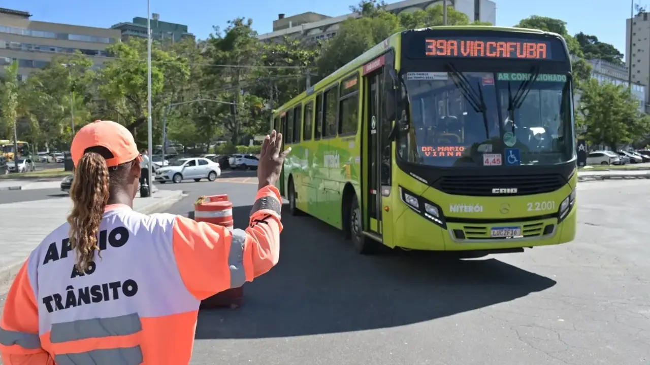 Ônibus municipal de Niterói circula em dia de eleição com passagem gratuita para todos os usuários Ônibus municipal de Niterói circula em dia de eleição com passagem gratuita para todos os usuários