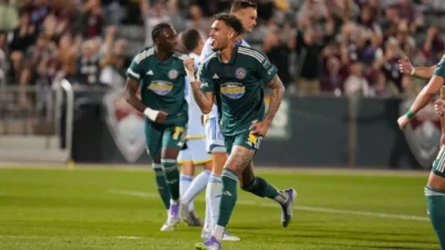 Rafael Navarro em campo pelo Colorado Rapids nos Estados Unidos