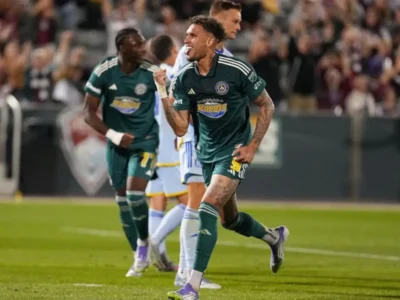Rafael Navarro em campo pelo Colorado Rapids nos Estados Unidos