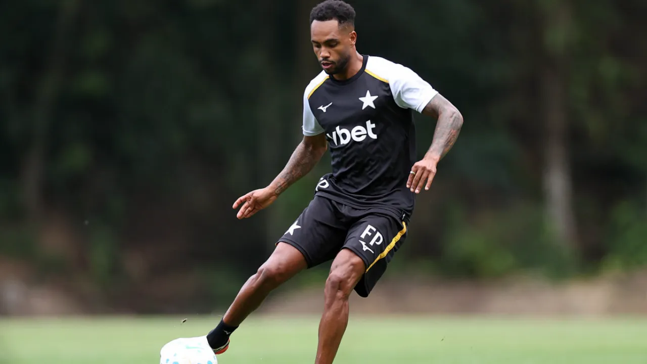 Reforços do Botafogo chegam para ampliar as opções do técnico Franclim Carvalho na sequência da temporada de 2026