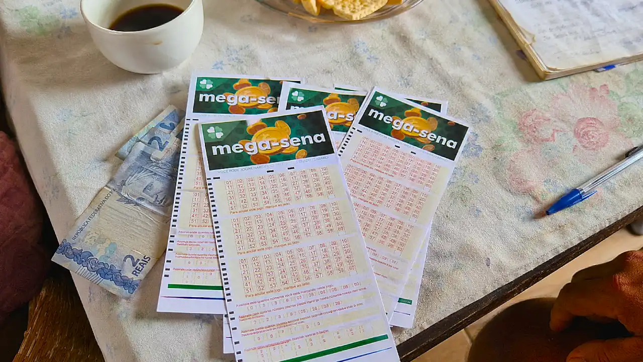 Concurso 3050da Mega-Sena, com resultado dos números sorteados no quinta-feira, 27/08, bem como prêmios de todas as faixas de acerto. Soma do total de apostas realizadas, e análises econômicas, financeiras e lotéricas tanto sobre as ganhadoras quanto perdedoras, com base na arrecadação.